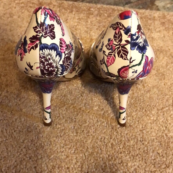 Brand New Tory Burch Penelope Pumps Size 5.5 - Picture 4 of 4